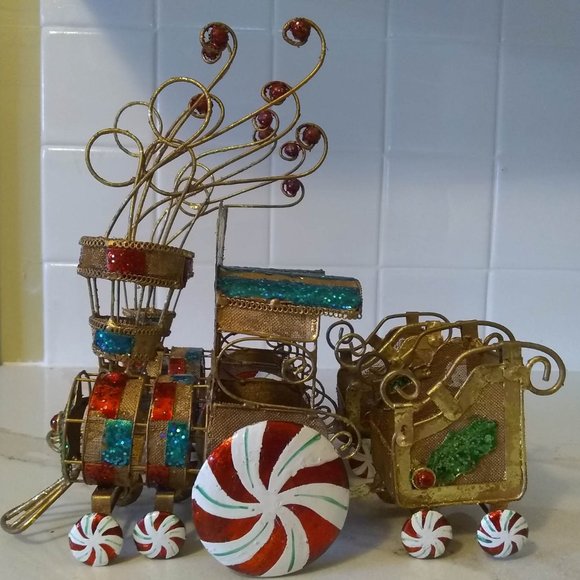 Two painted metal Christmas Choo-Choo train decorations - Picture 3 of 6